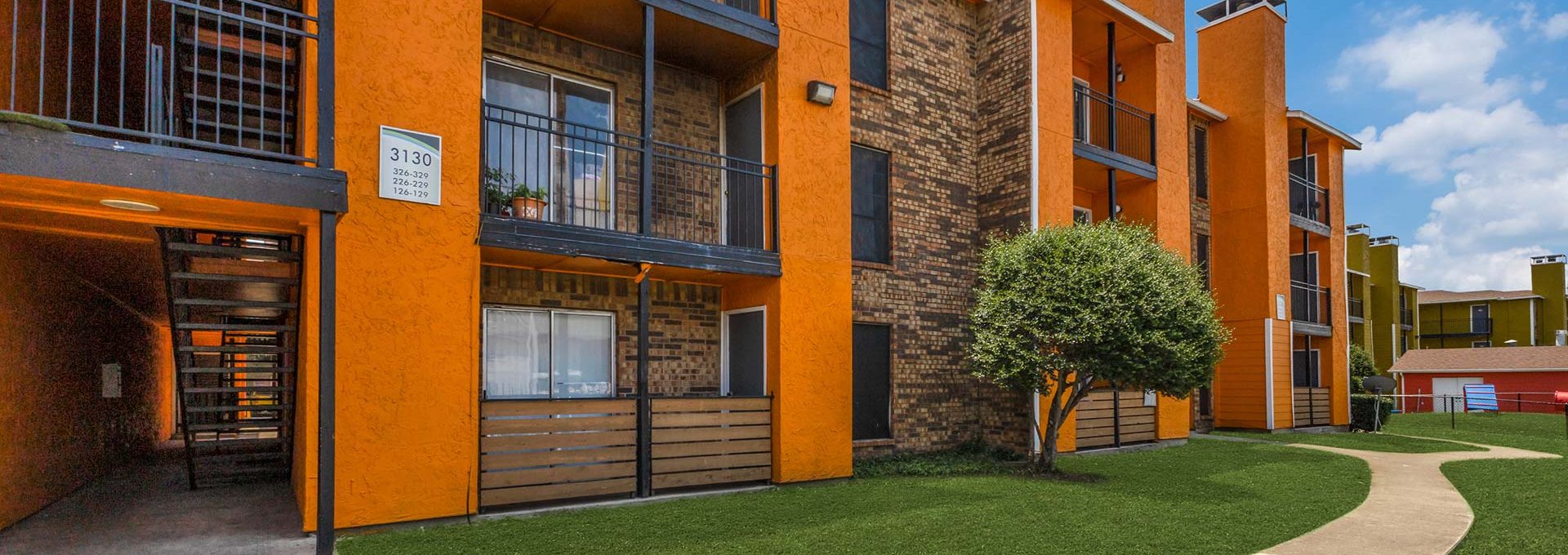 the courtyard at The  Dahlia